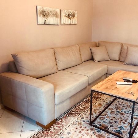 Qemal Stafa Apartment ティラナ エクステリア 写真