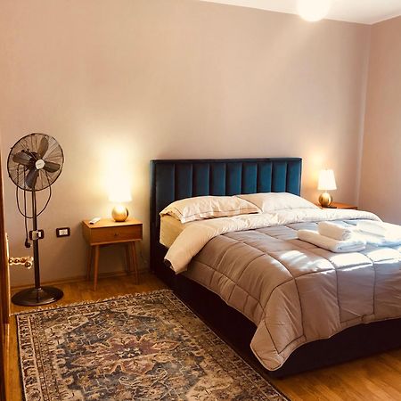 Qemal Stafa Apartment ティラナ エクステリア 写真